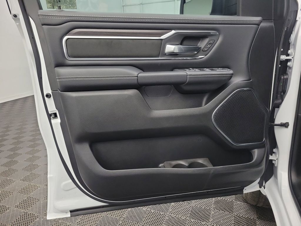 2026 RAM 1500 Laramie - Photo 18