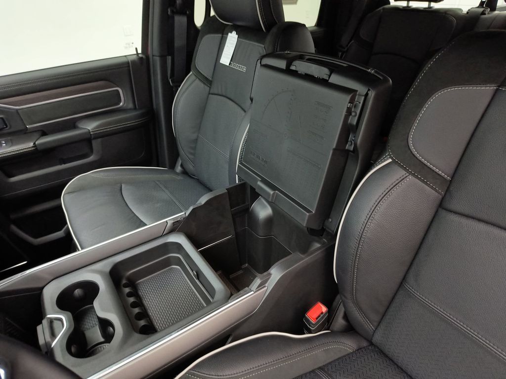 2026 RAM 3500 Laramie - Photo 29