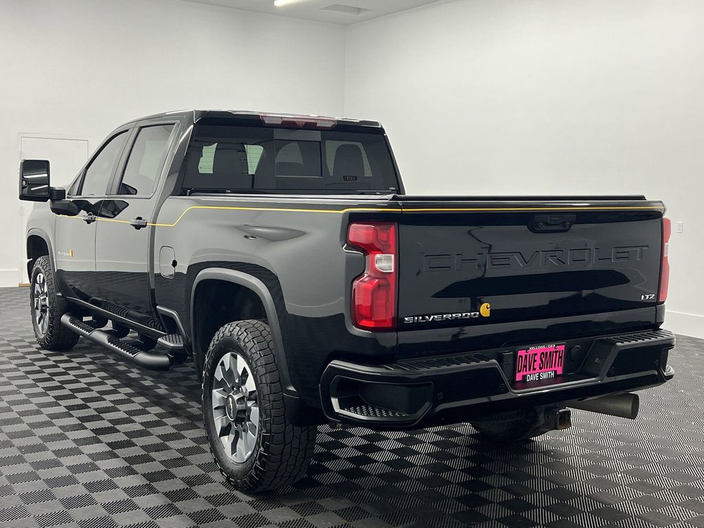 2021 Chevrolet Silverado 2500HD LTZ photo 2