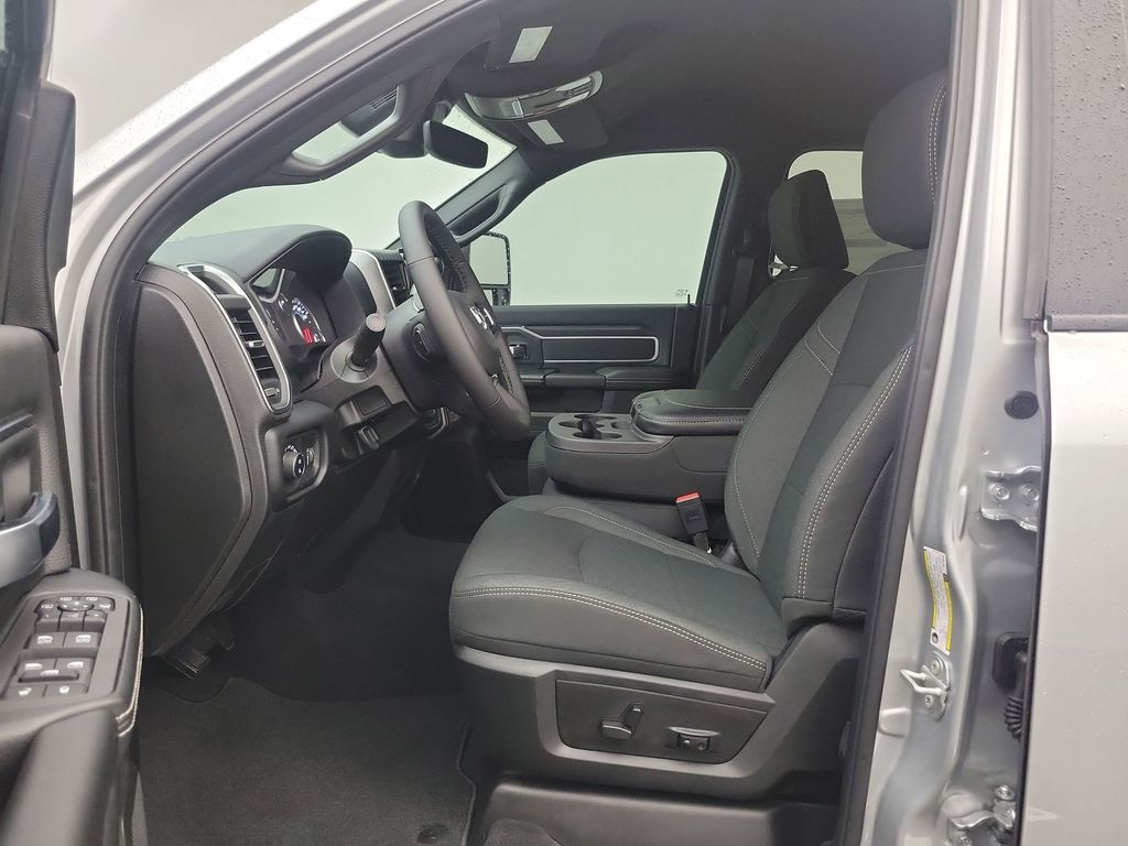 2026 Ram 2500 Big Horn photo 4