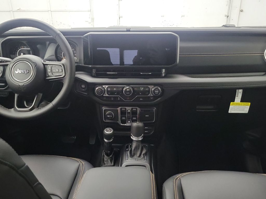 2025 Jeep Gladiator Sport photo 3