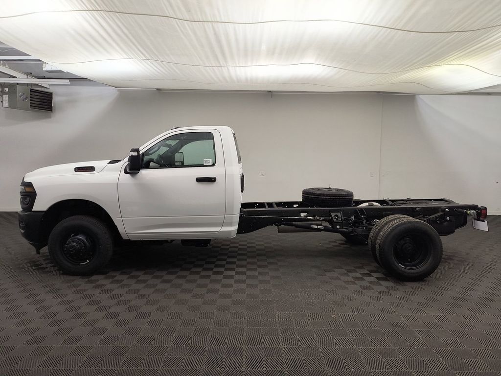 2026 Ram 3500 Tradesman photo 2