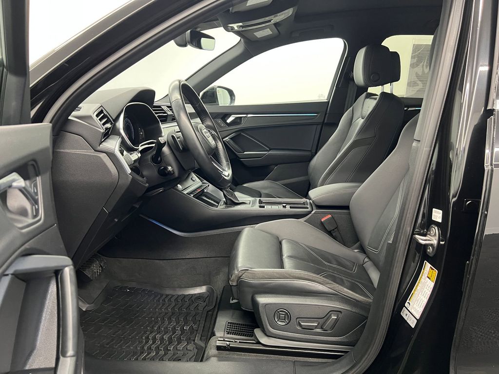 2020 Audi Q3 45 TFSI S line Premium Plus photo 4