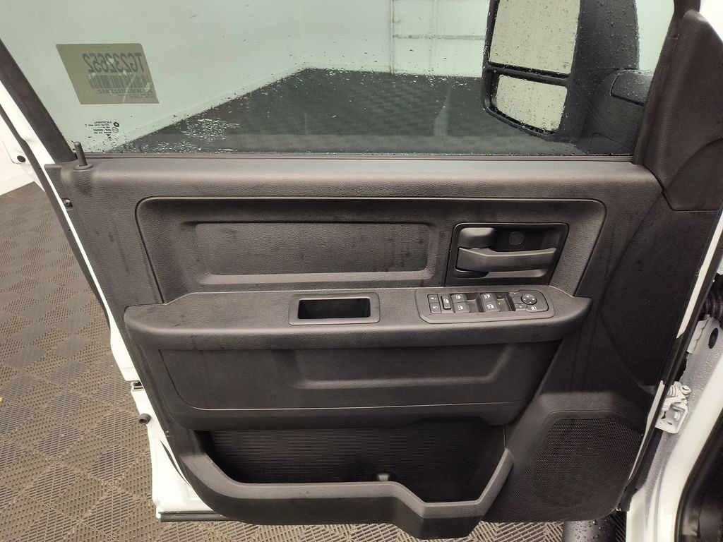 2026 RAM 3500 Tradesman - Photo 10