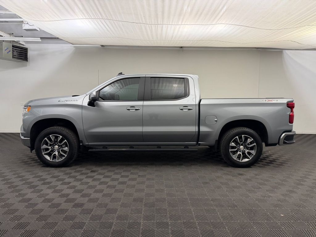 Used 2024 Chevrolet Silverado 1500 LT w/1LT Truck Crew Cab