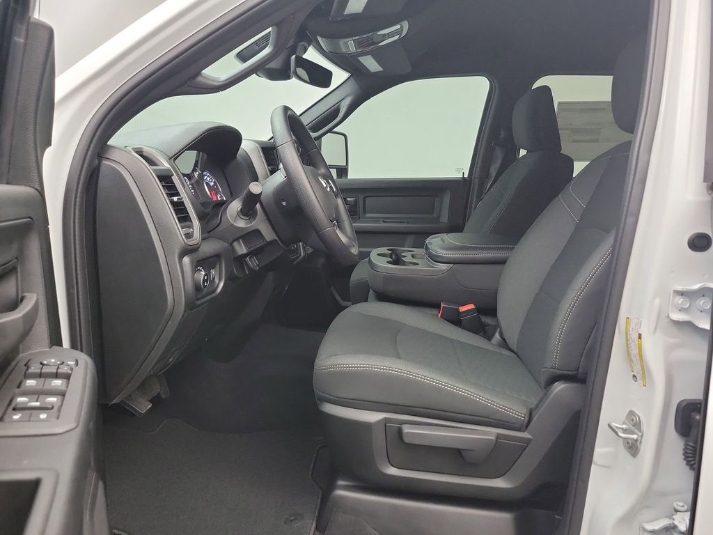 2026 Ram 3500 Tradesman photo 4