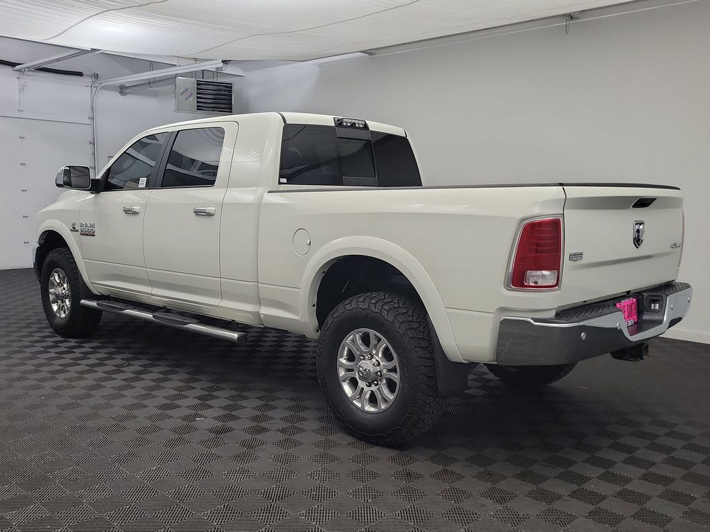 2018 Ram 3500 Laramie photo 3