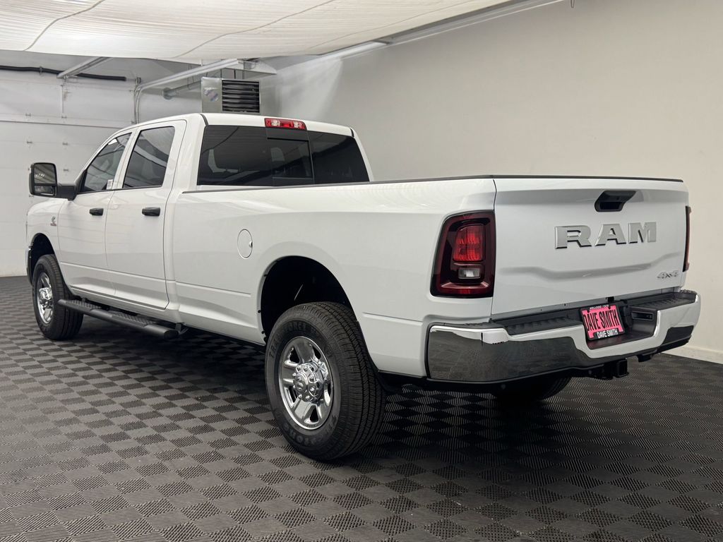 2025 Ram 3500 Tradesman photo 3