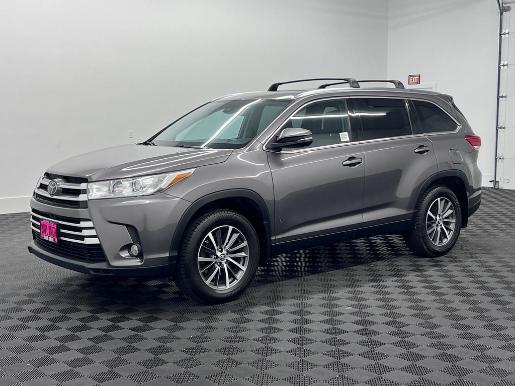 Used 2019 Toyota Highlander XLE V6 SUV