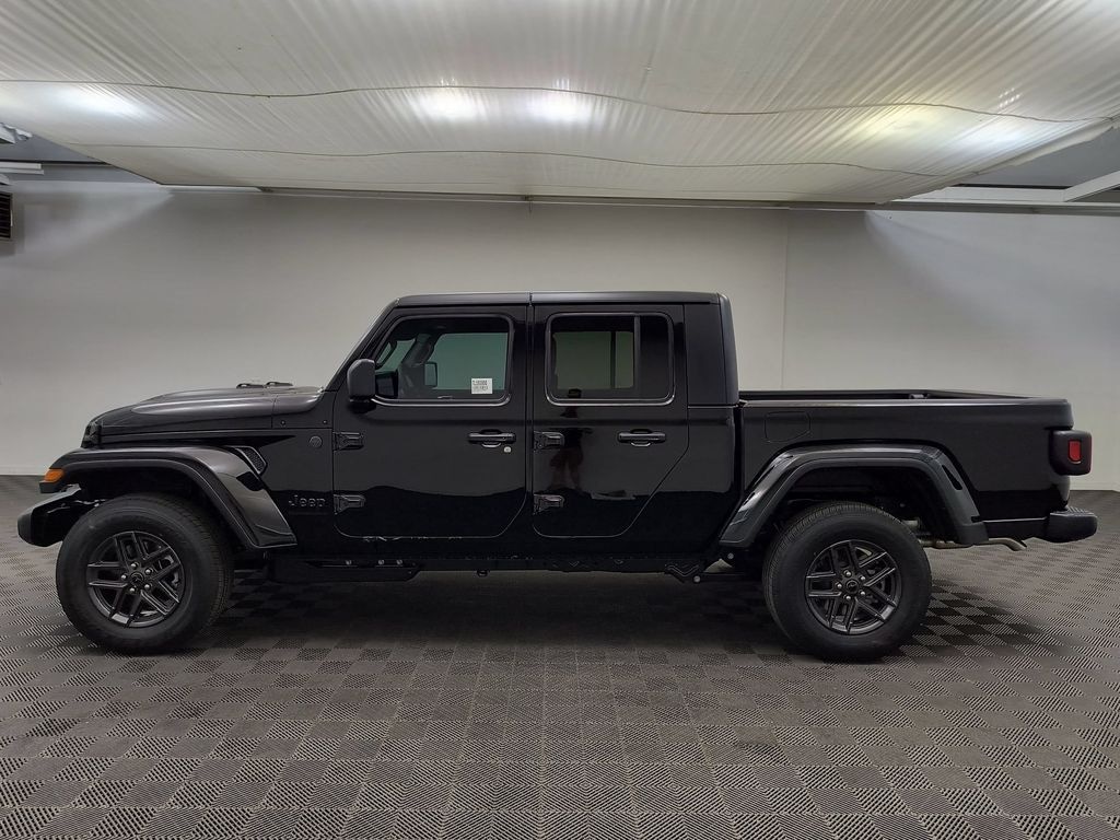 New 2026 Jeep Gladiator Sport S Crew Cab