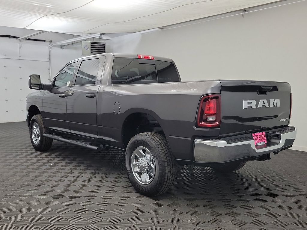 2025 Ram 2500 Tradesman photo 3