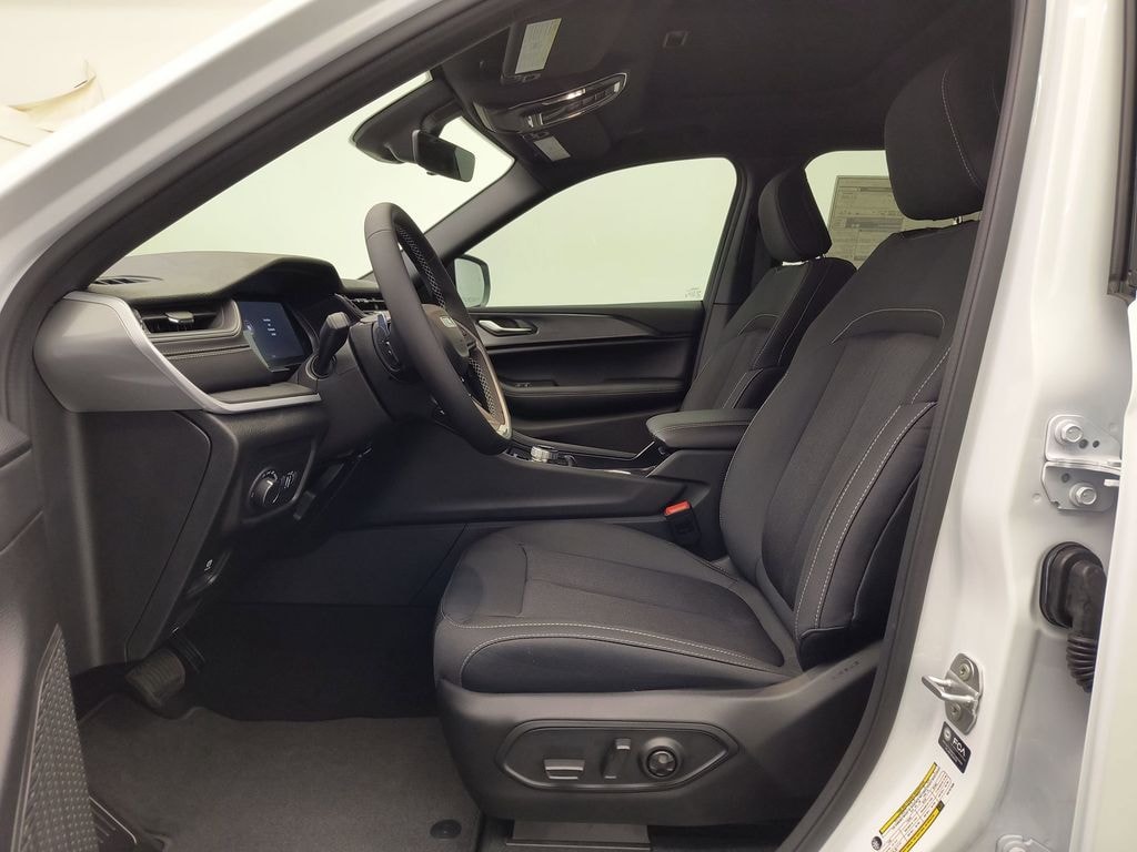 New 2025 Jeep Grand Cherokee L Laredo X Sport Utility