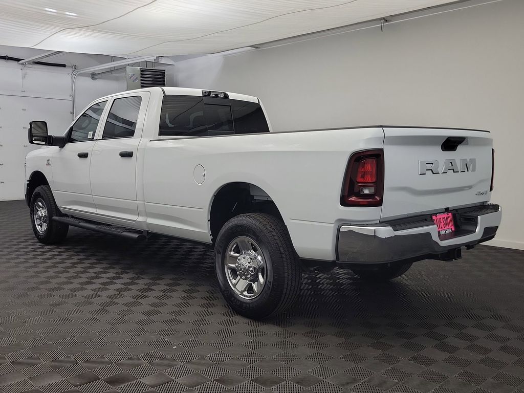 2025 Ram 3500 Tradesman photo 3