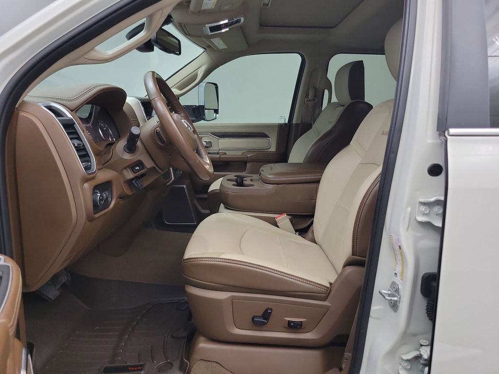 2020 Ram 3500 Laramie photo 4