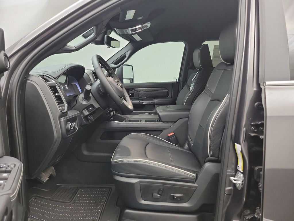 2025 Ram 3500 Limited photo 4