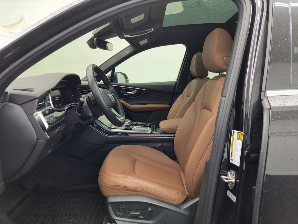 2022 Audi Q7 45 Premium Plus photo 4