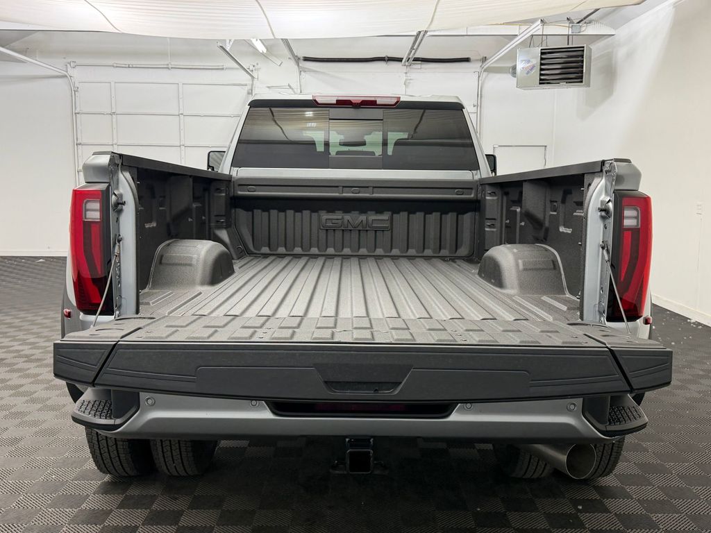 2026 GMC Sierra 3500HD Denali - Photo 18