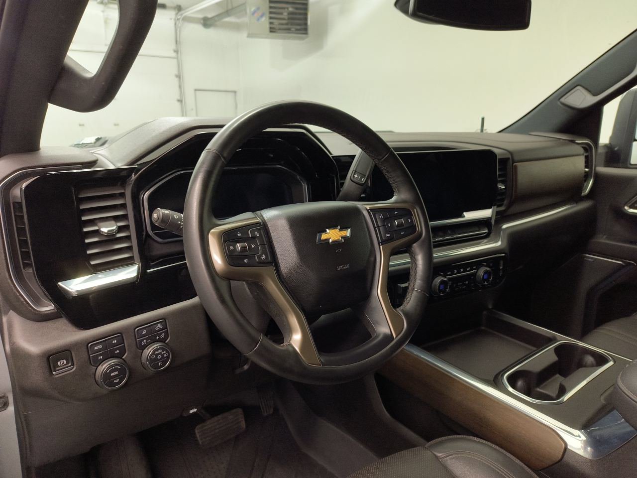 Used 2024 Chevrolet Silverado 3500 High Country Truck Crew Cab