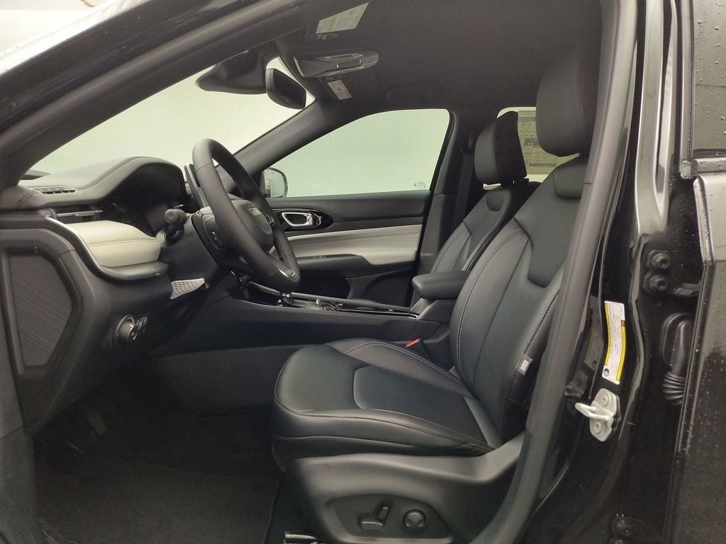 2026 Jeep Compass Limited photo 3