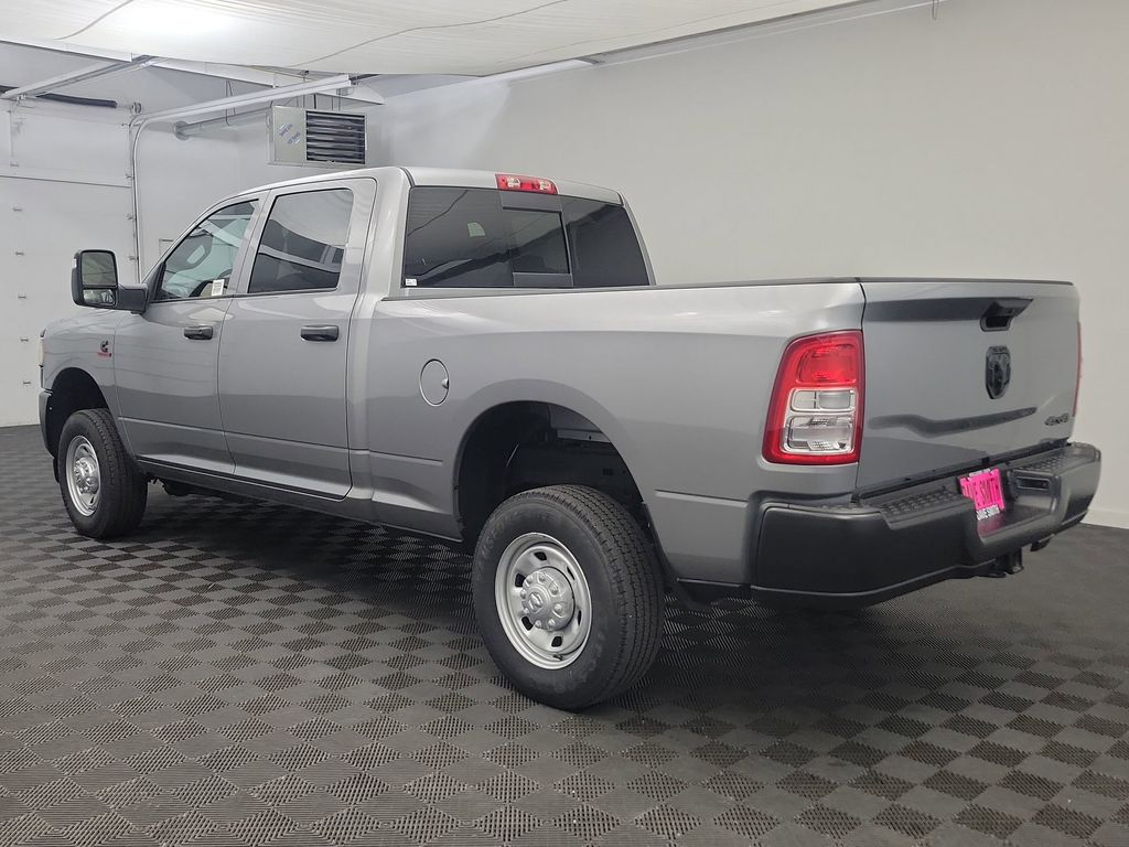 2024 Ram 2500 Tradesman photo 3