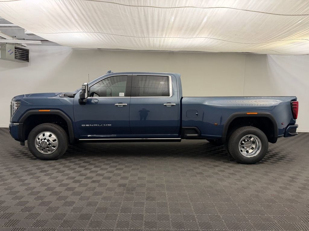 New 2026 GMC Sierra 3500 Denali Ultimate DRW Crew Cab