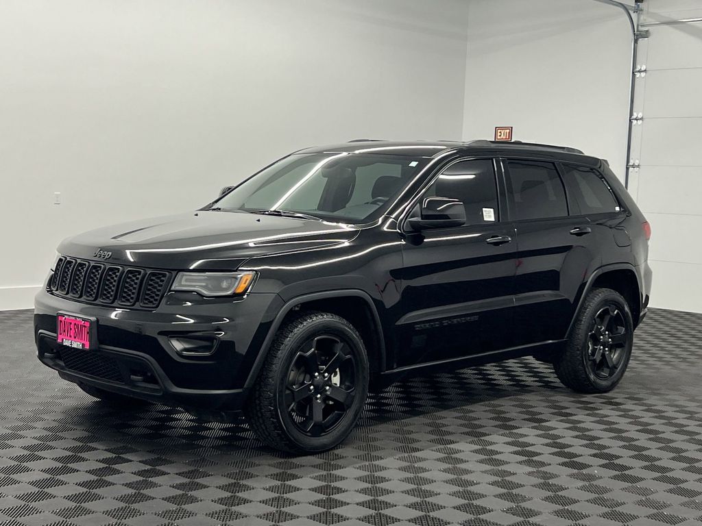 2021 Jeep Grand Cherokee Laredo photo 2