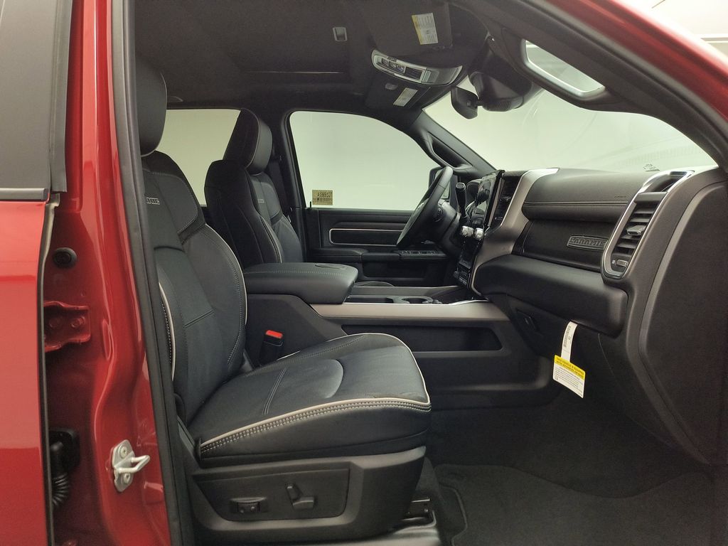 2026 RAM 3500 Laramie - Photo 30