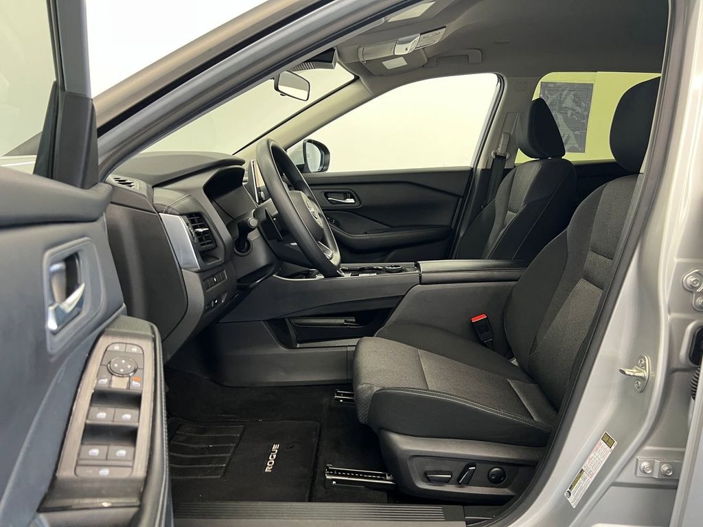 Used 2024 Nissan Rogue SV SUV