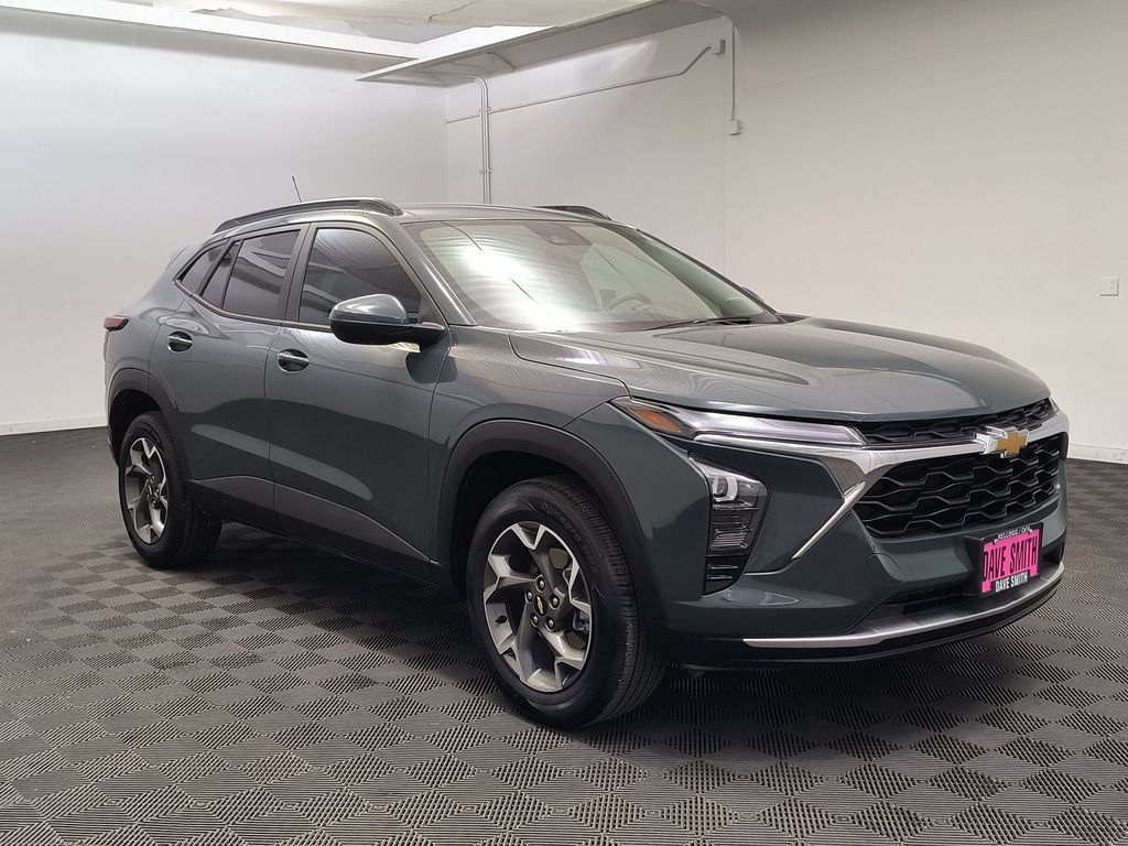 2026 Chevrolet Trax LT - Photo 7