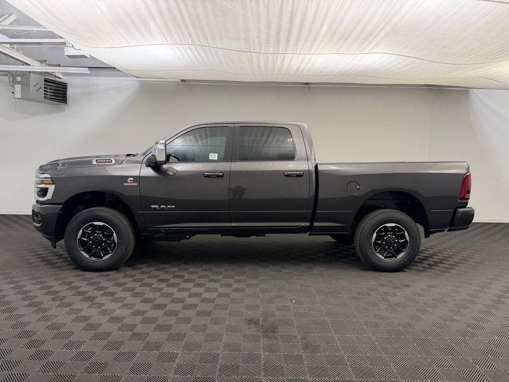 New 2026 Ram 3500 LARAMIE CREW CAB 4X4 6'4 BOX Pickup