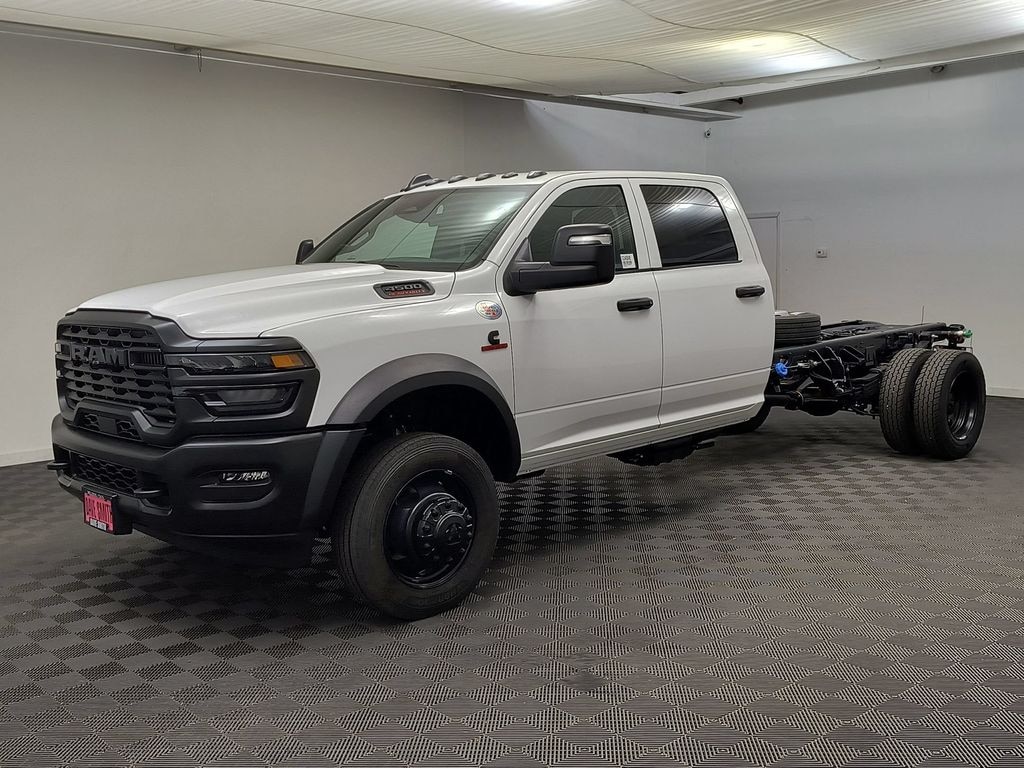 New 2026 Ram 4500 Chassis Cab TRADESMAN CREW 4X4 84' CA Pickup