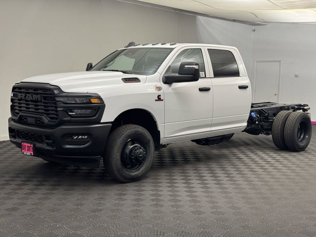 New 2025 Ram 3500 Chassis Cab 3500 TRADESMAN CREW CAB CHASSIS 4X4 60' CA Pickup