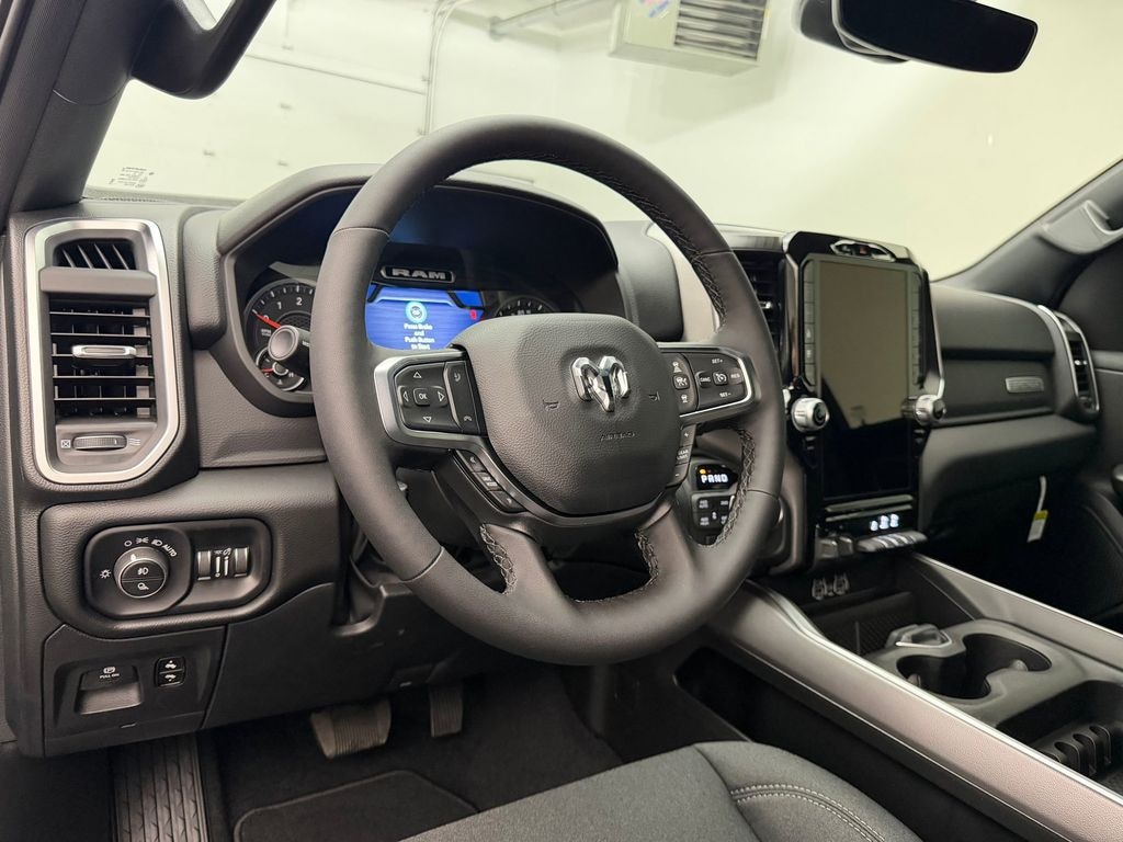 New 2026 Ram 1500 BIG HORN CREW CAB 4X4 5'7 BOX Pickup