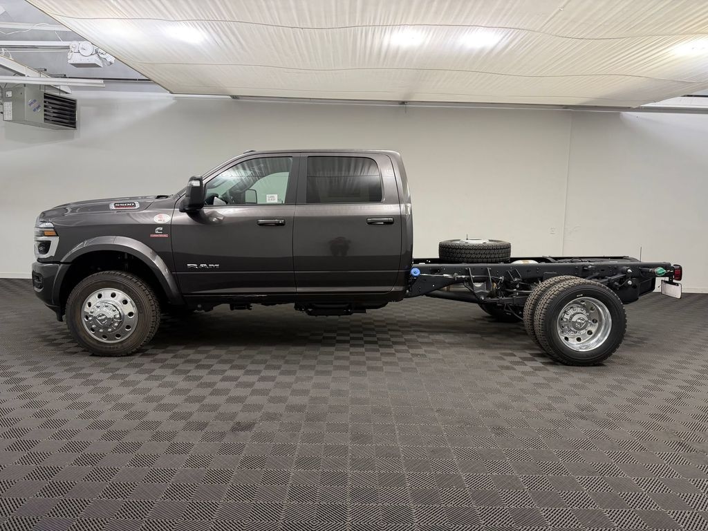 New 2026 Ram 5500 BIG HORN CHASSIS CREW CAB 4X4 60' CA Pickup