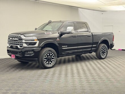 2025 Ram 3500 LIMITED CREW CAB 4X4 6'4 BOX Pickup