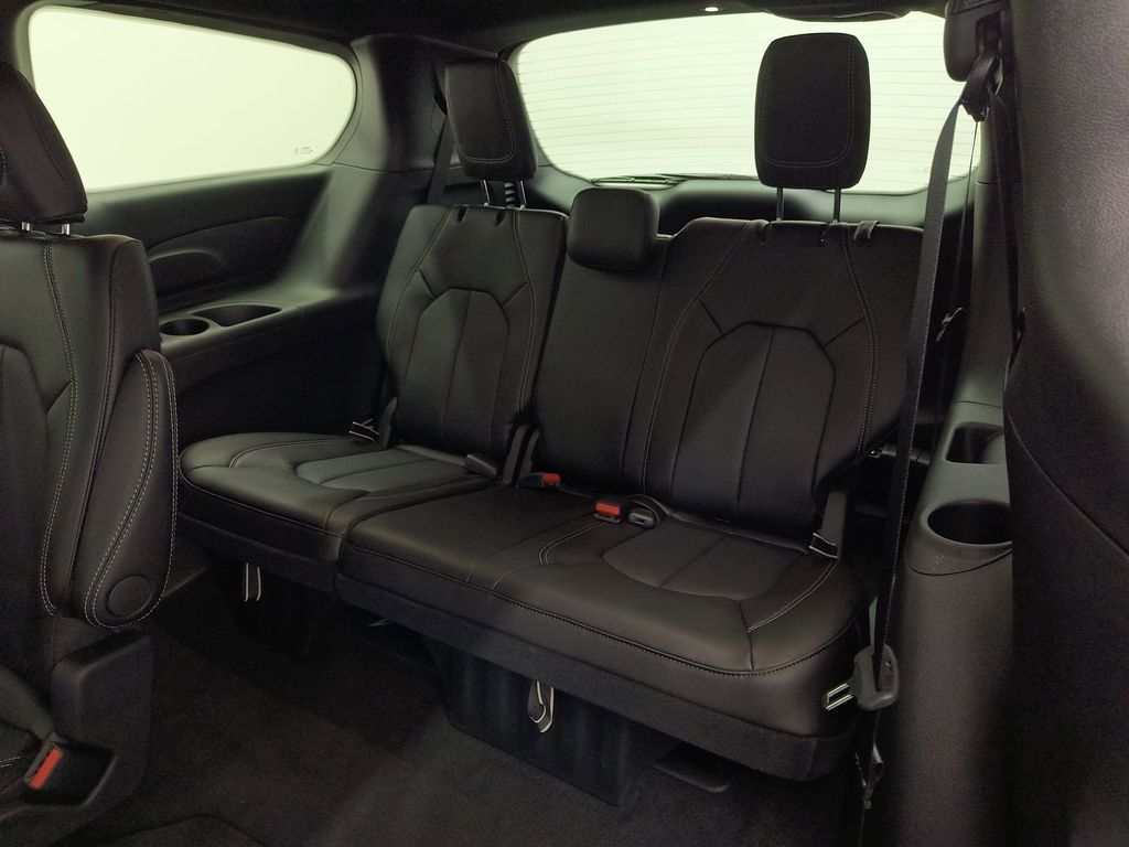 2026 Chrysler Pacifica Select - Photo 21