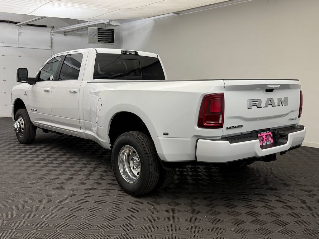 New 2026 Ram 3500 LARAMIE CREW CAB 4X4 8' BOX Pickup