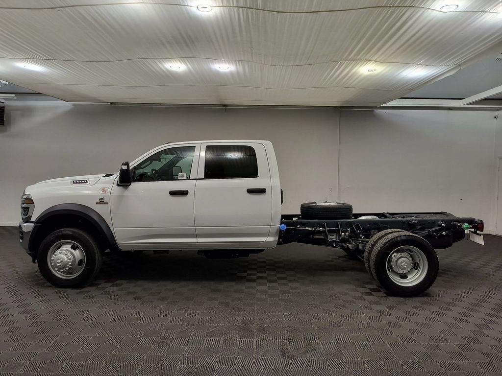 New 2026 Ram 5500 TRADESMAN CHASSIS CREW CAB 4X4 60' CA Pickup
