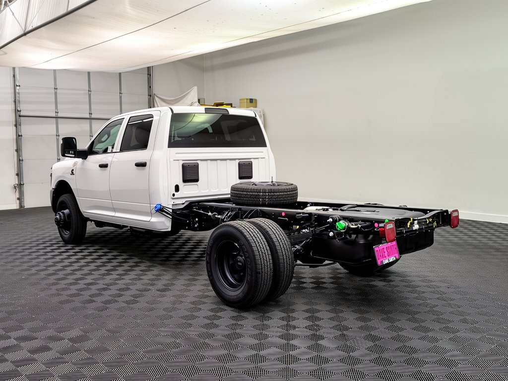 New 2027 Ram 3500 CREW CAB CHASSIS 4X4 Pickup