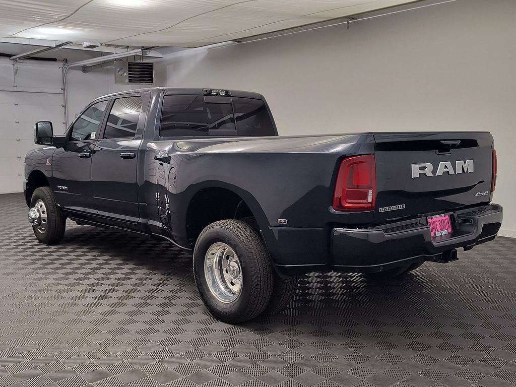 New 2026 Ram 3500 LARAMIE CREW CAB 4X4 8' BOX Pickup
