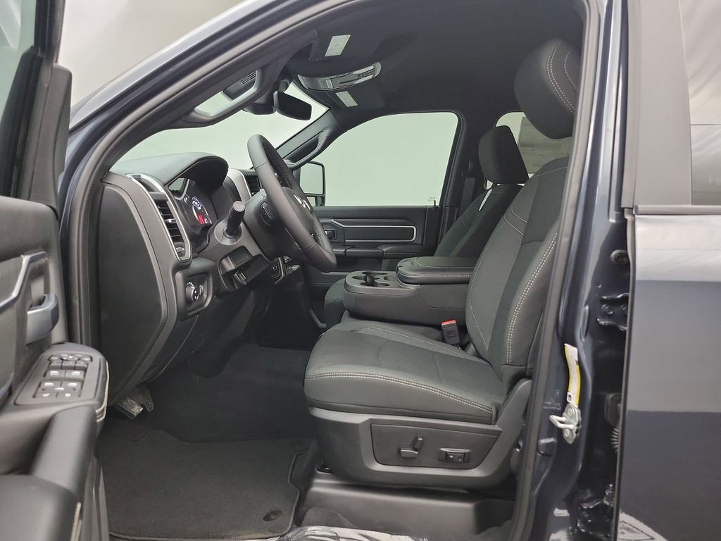 2026 Ram 2500 Big Horn photo 3