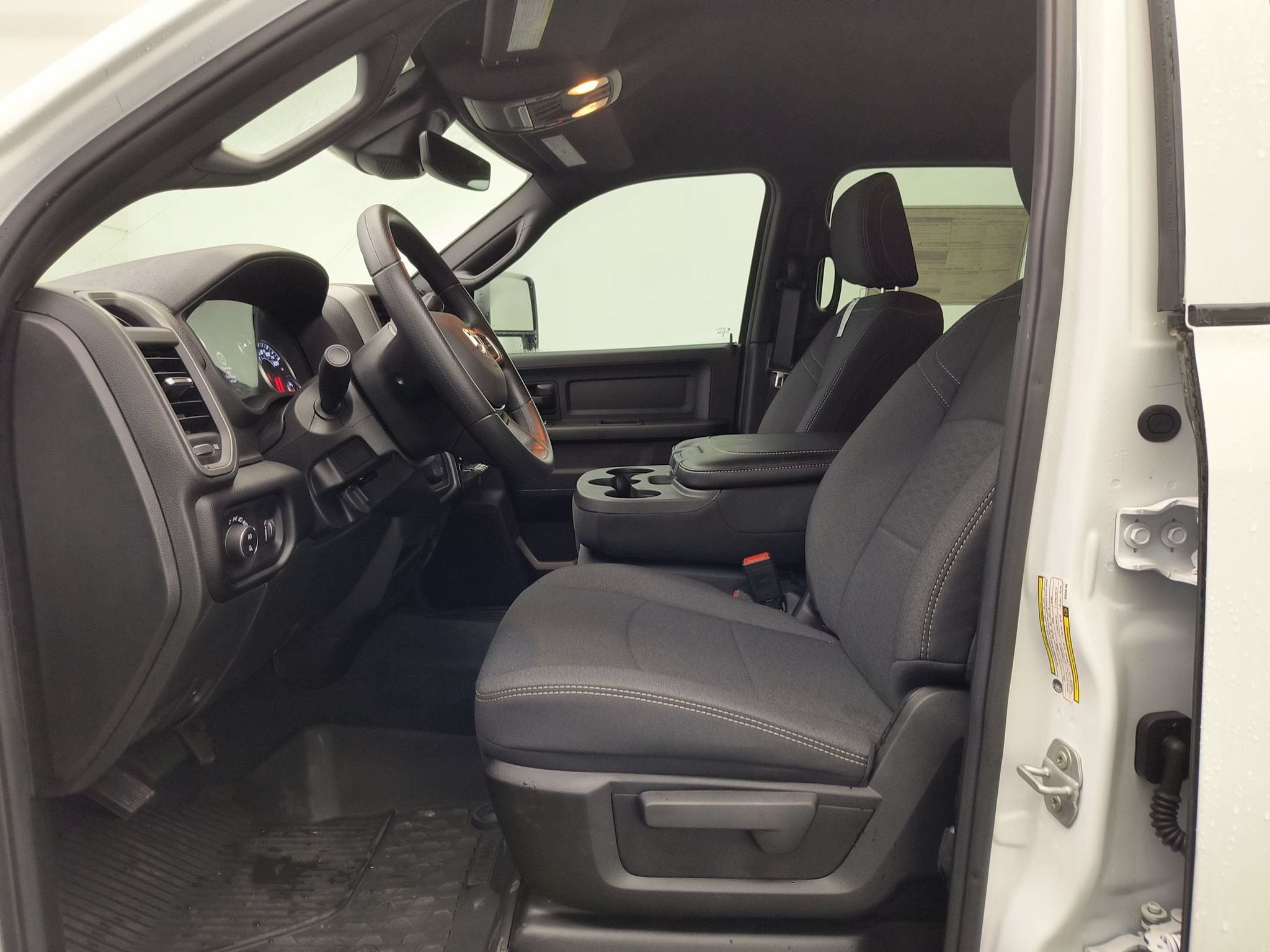 2025 RAM 2500 Tradesman - Photo 4