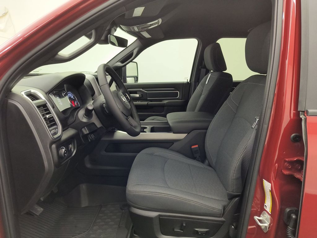 2025 Ram 2500 Big Horn photo 4
