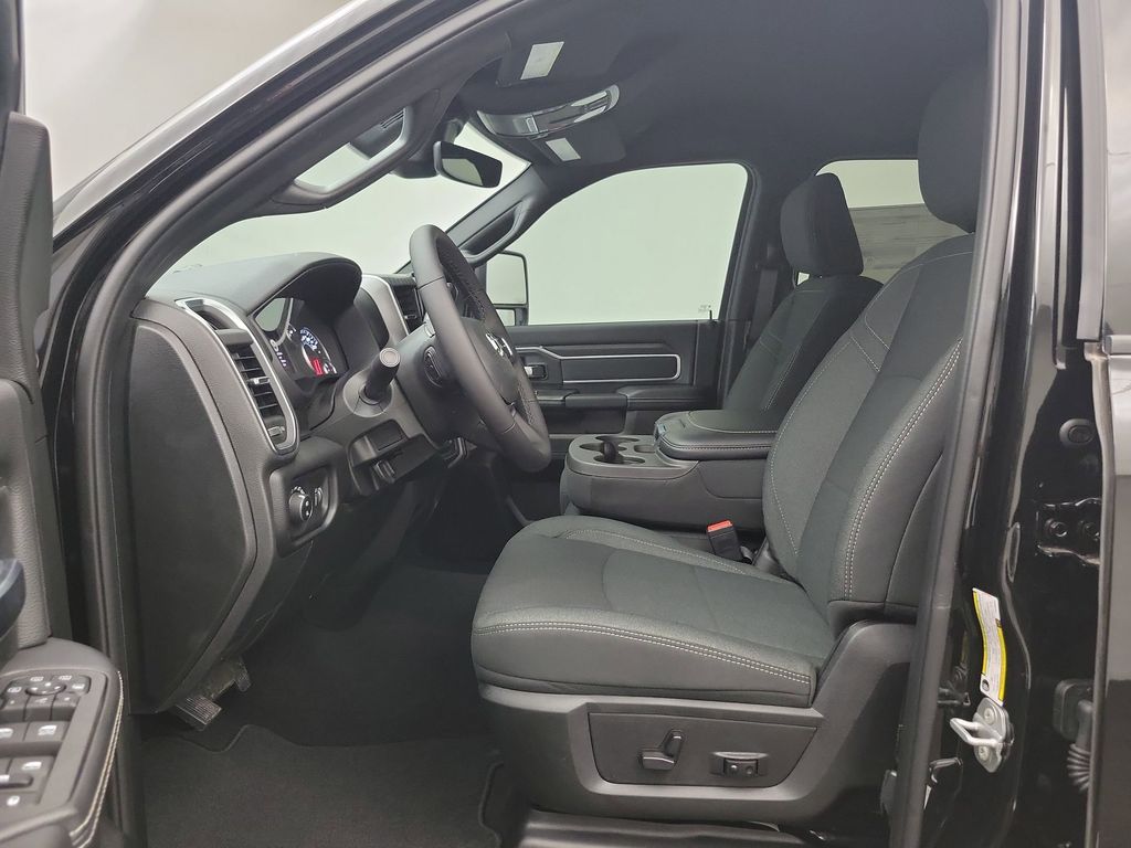 2026 Ram 2500 Big Horn photo 4