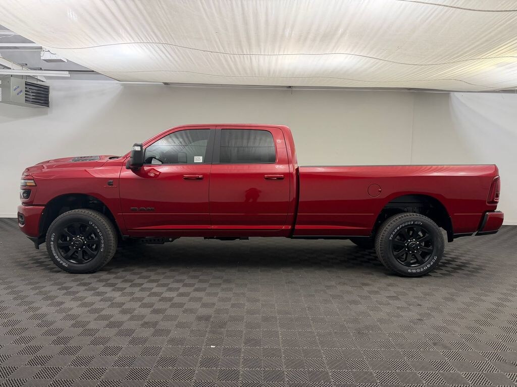 New 2026 Ram 3500 LARAMIE CREW CAB 4X4 8' BOX Pickup