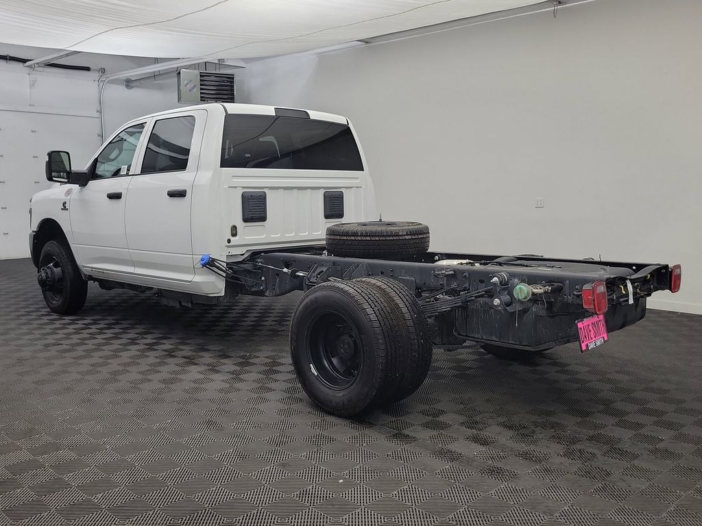 New 2026 Ram 3500 Chassis Cab 3500 TRADESMAN CREW CAB CHASSIS 4X4 60' CA Pickup