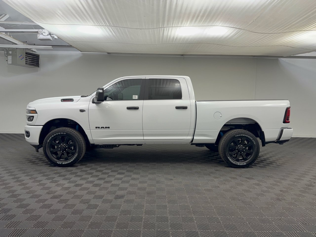 New 2027 Ram 2500 BIG HORN CREW CAB 4X4 Pickup