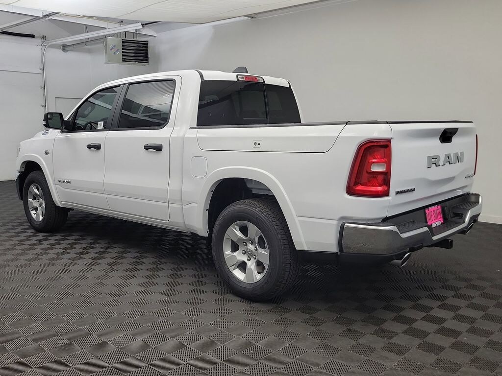 New 2026 Ram 1500 BIG HORN CREW CAB 4X4 5'7 BOX Pickup