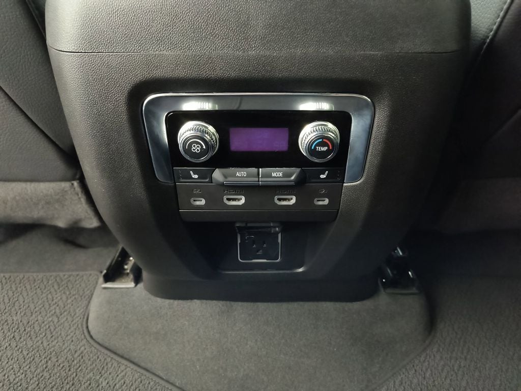 2024 GMC Yukon XL Denali - Photo 23