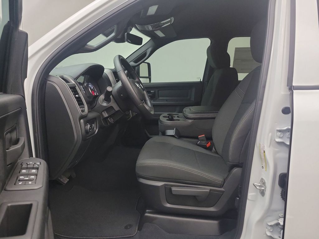 2026 Ram 2500 Tradesman photo 4